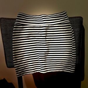 Black and white striped mini skirt— great condition!